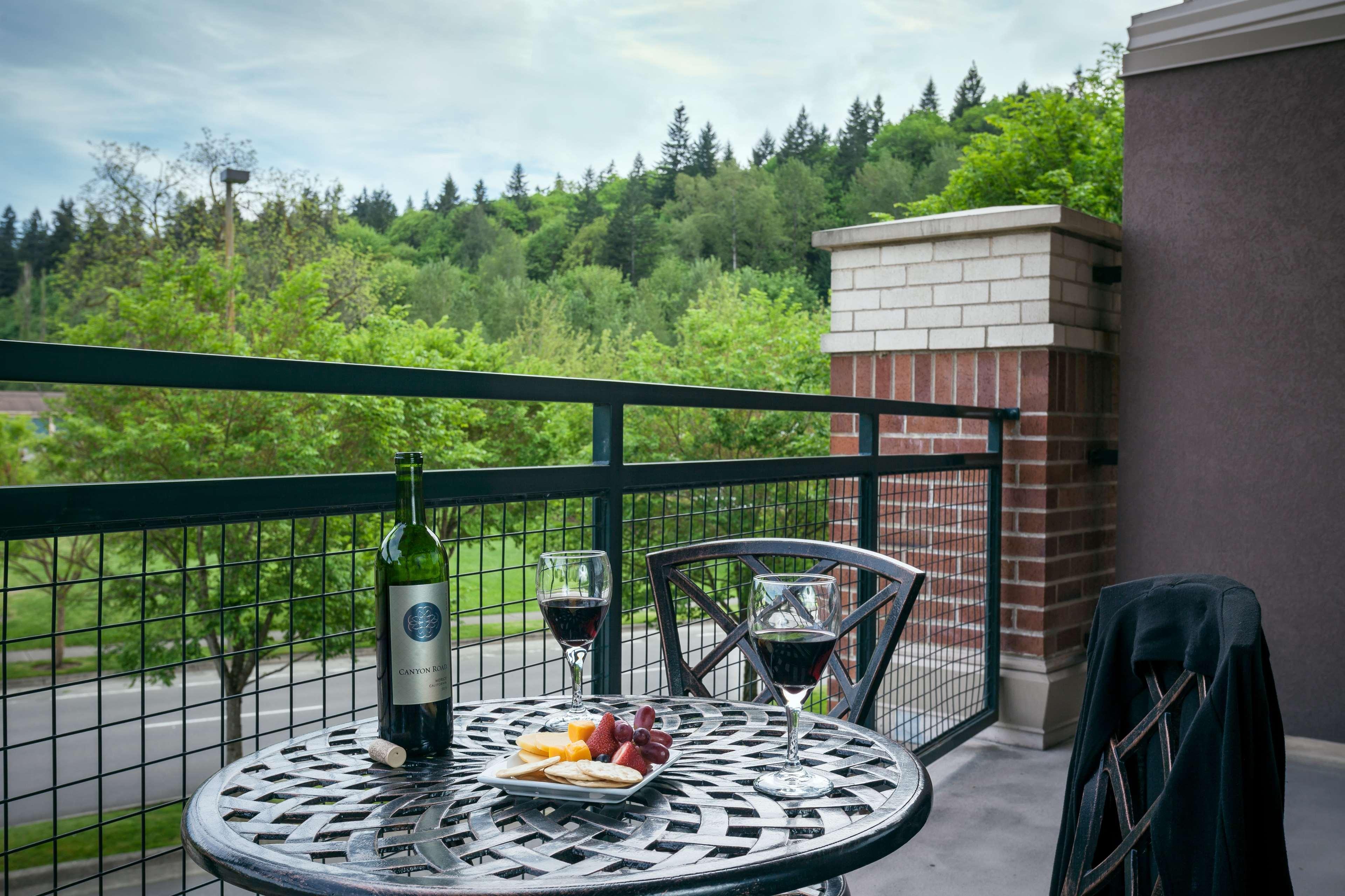 Hilton Garden Inn Seattle/Issaquah Exterior photo