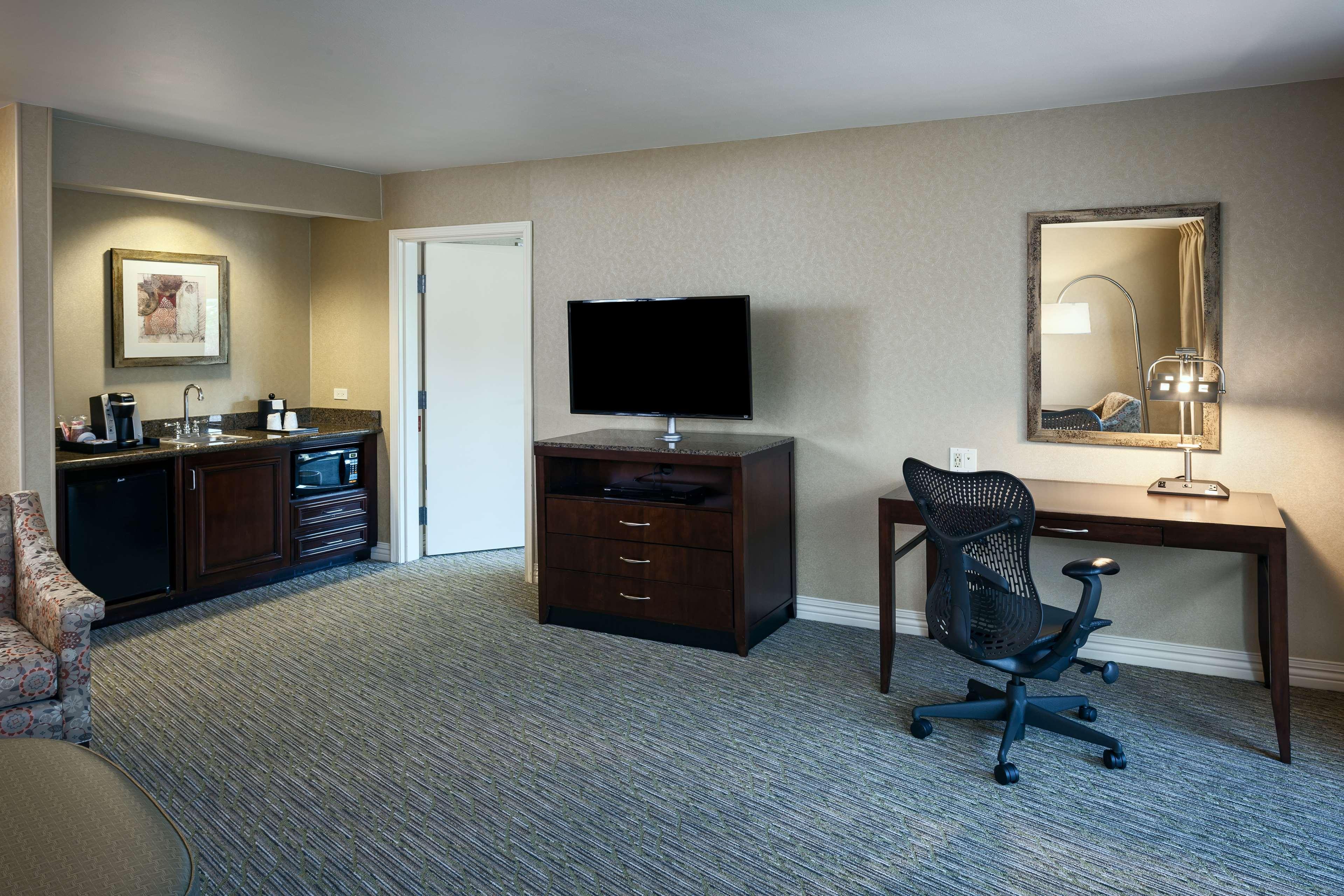 Hilton Garden Inn Seattle/Issaquah Exterior photo