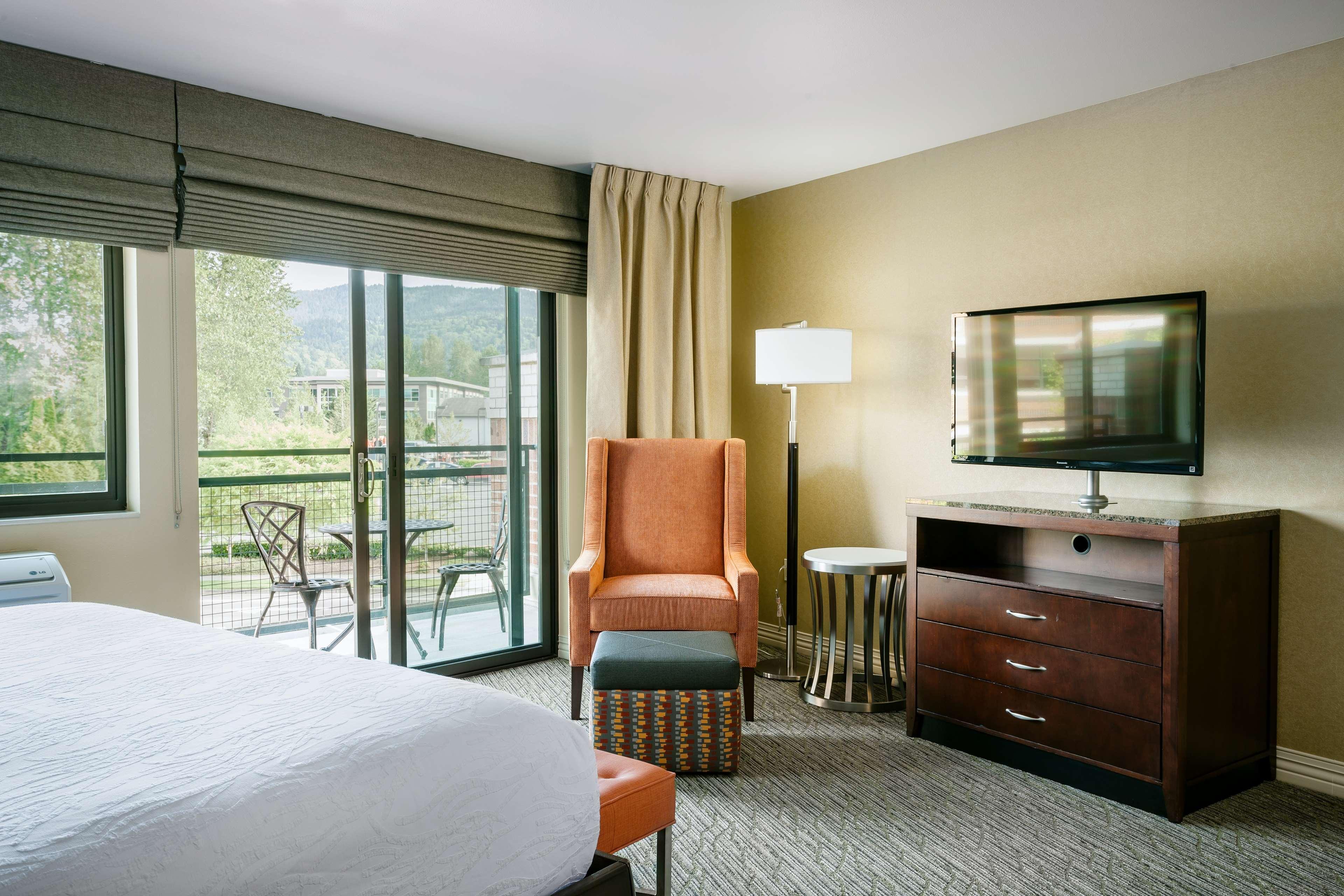 Hilton Garden Inn Seattle/Issaquah Exterior photo