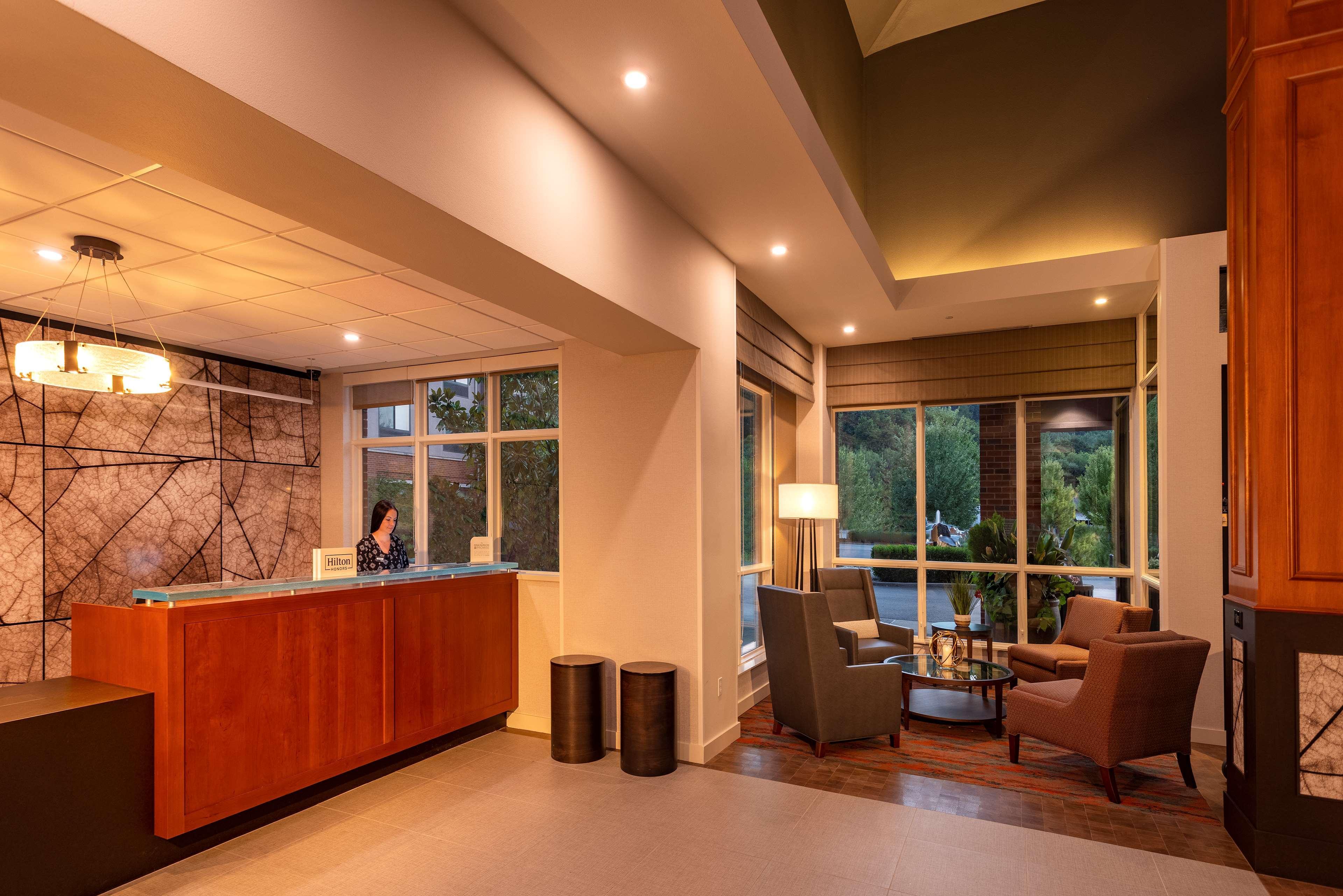 Hilton Garden Inn Seattle/Issaquah Exterior photo