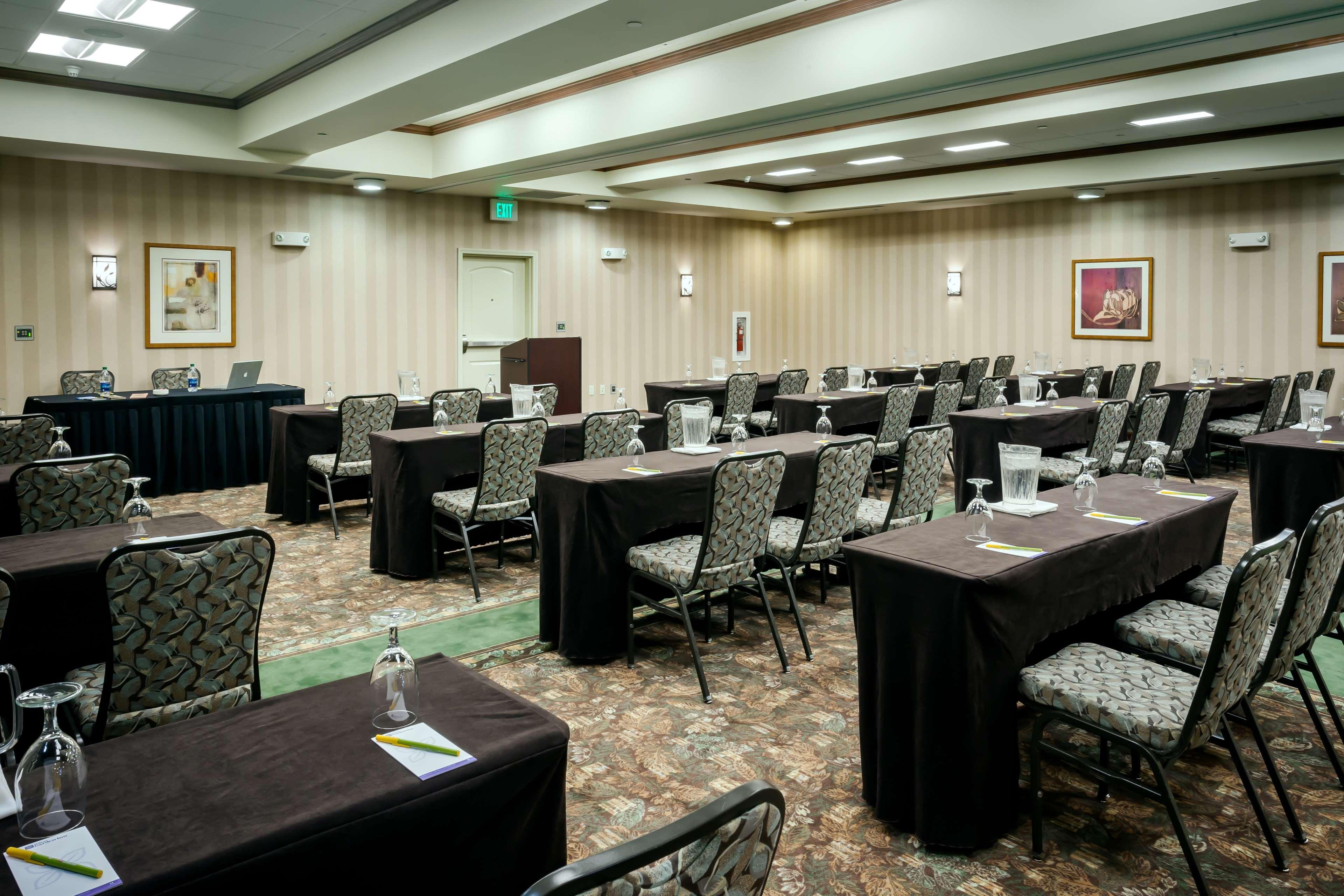 Hilton Garden Inn Seattle/Issaquah Exterior photo