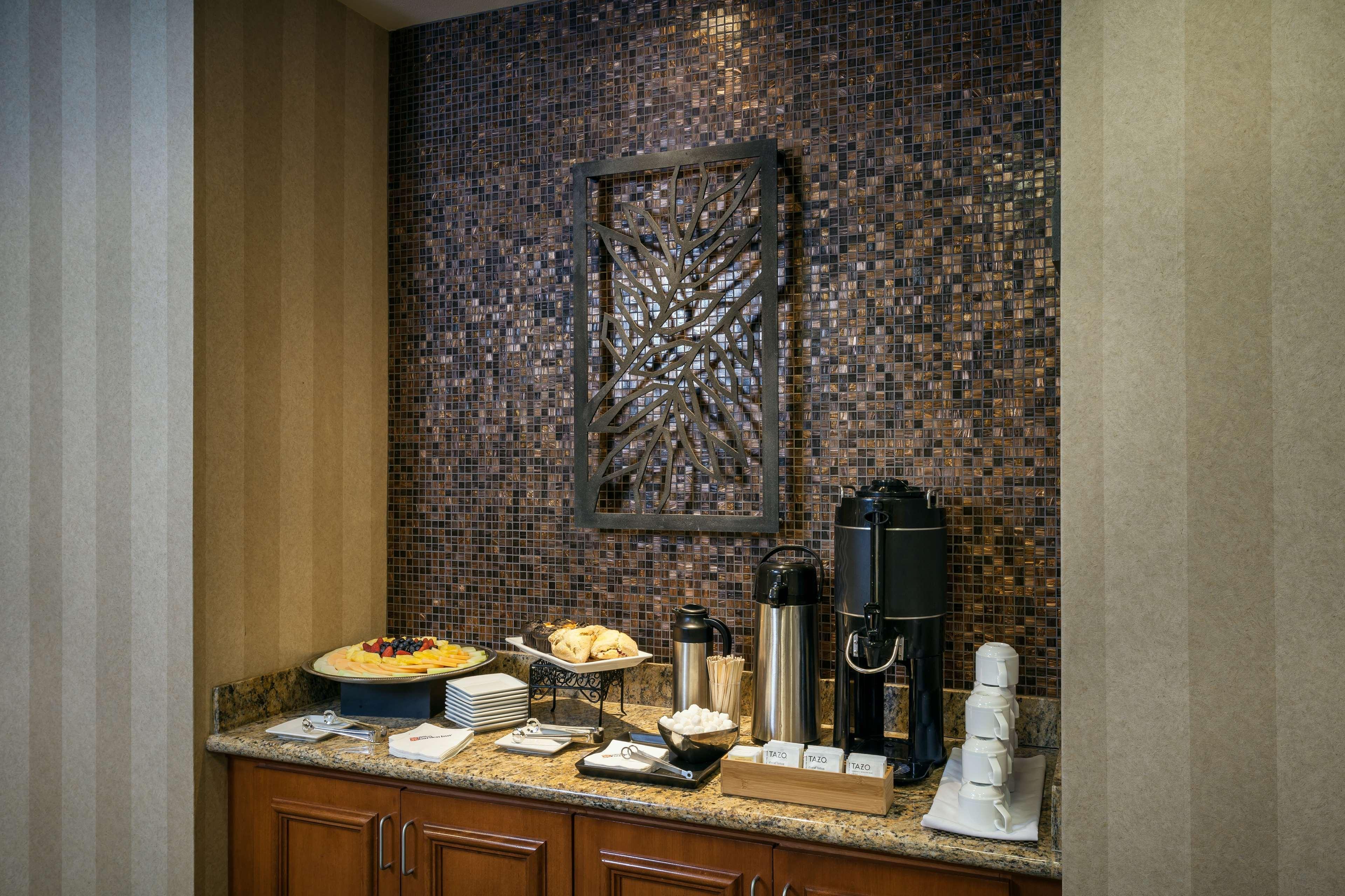 Hilton Garden Inn Seattle/Issaquah Exterior photo