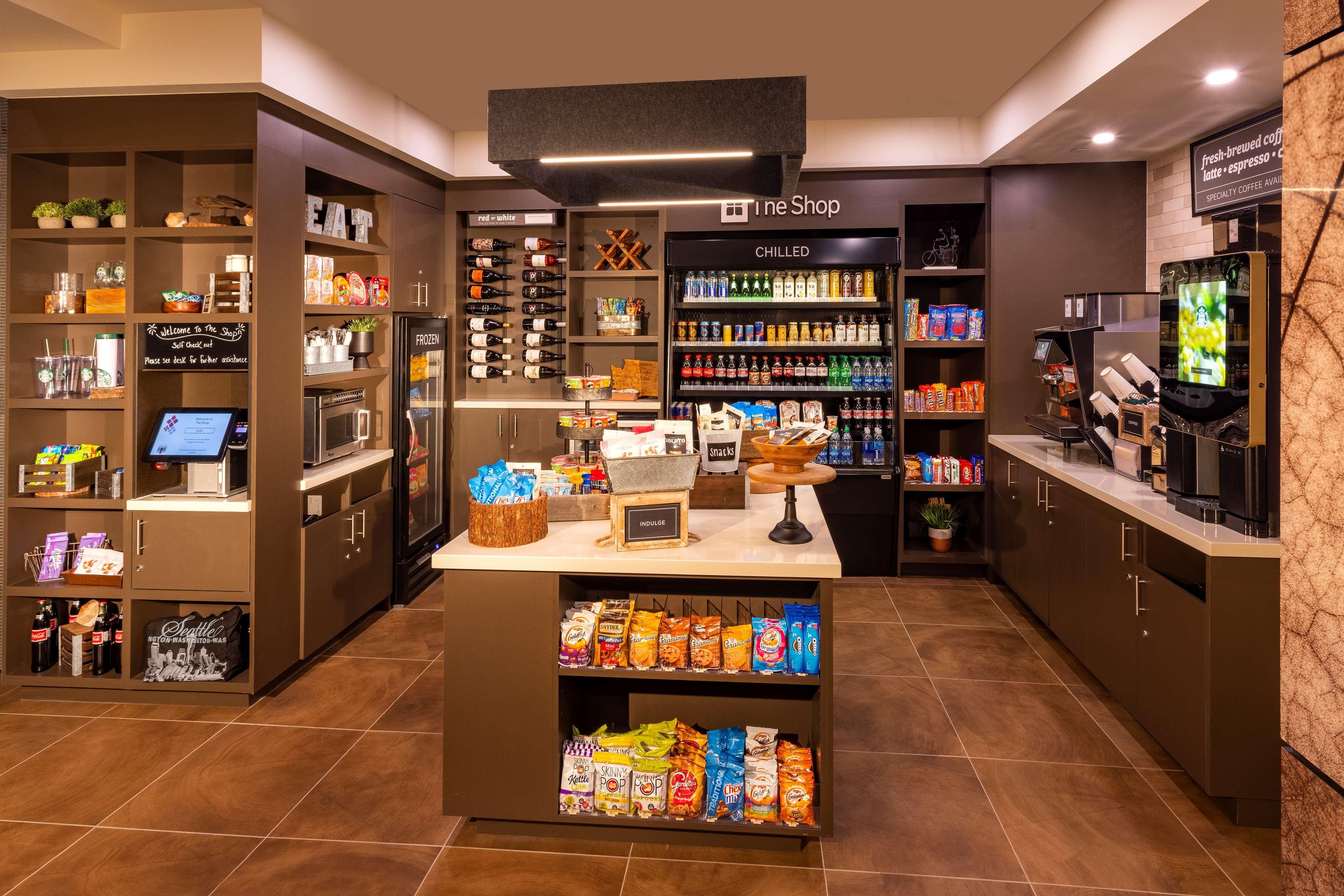 Hilton Garden Inn Seattle/Issaquah Exterior photo