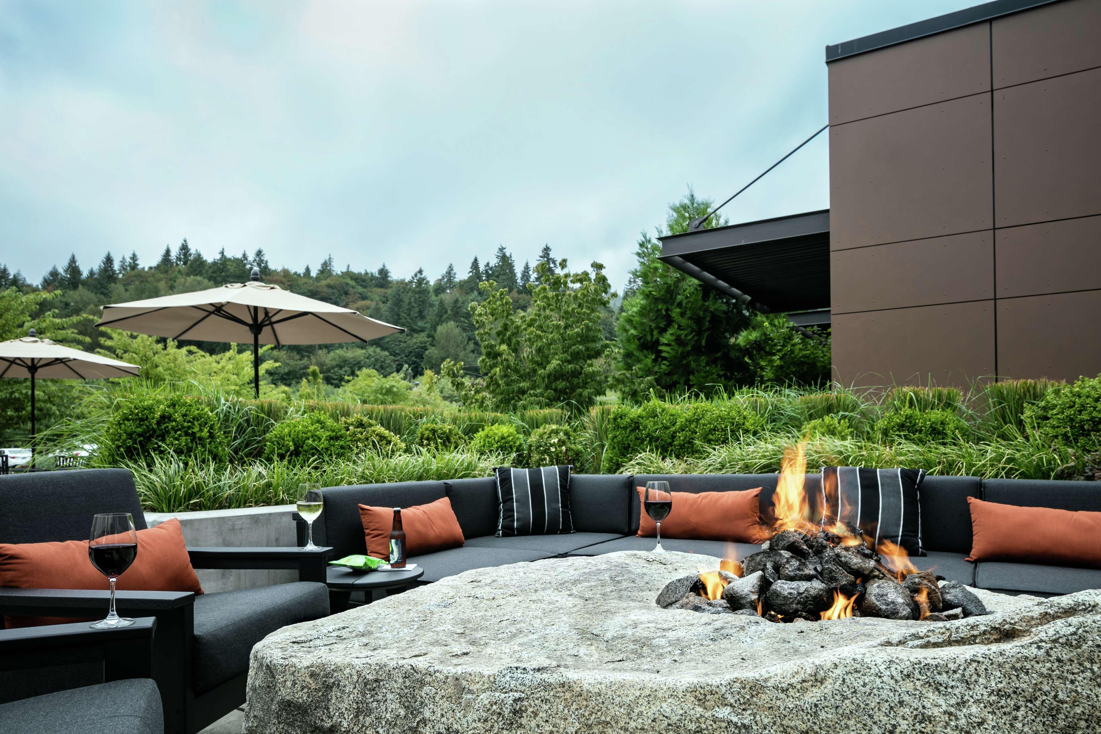 Hilton Garden Inn Seattle/Issaquah Exterior photo