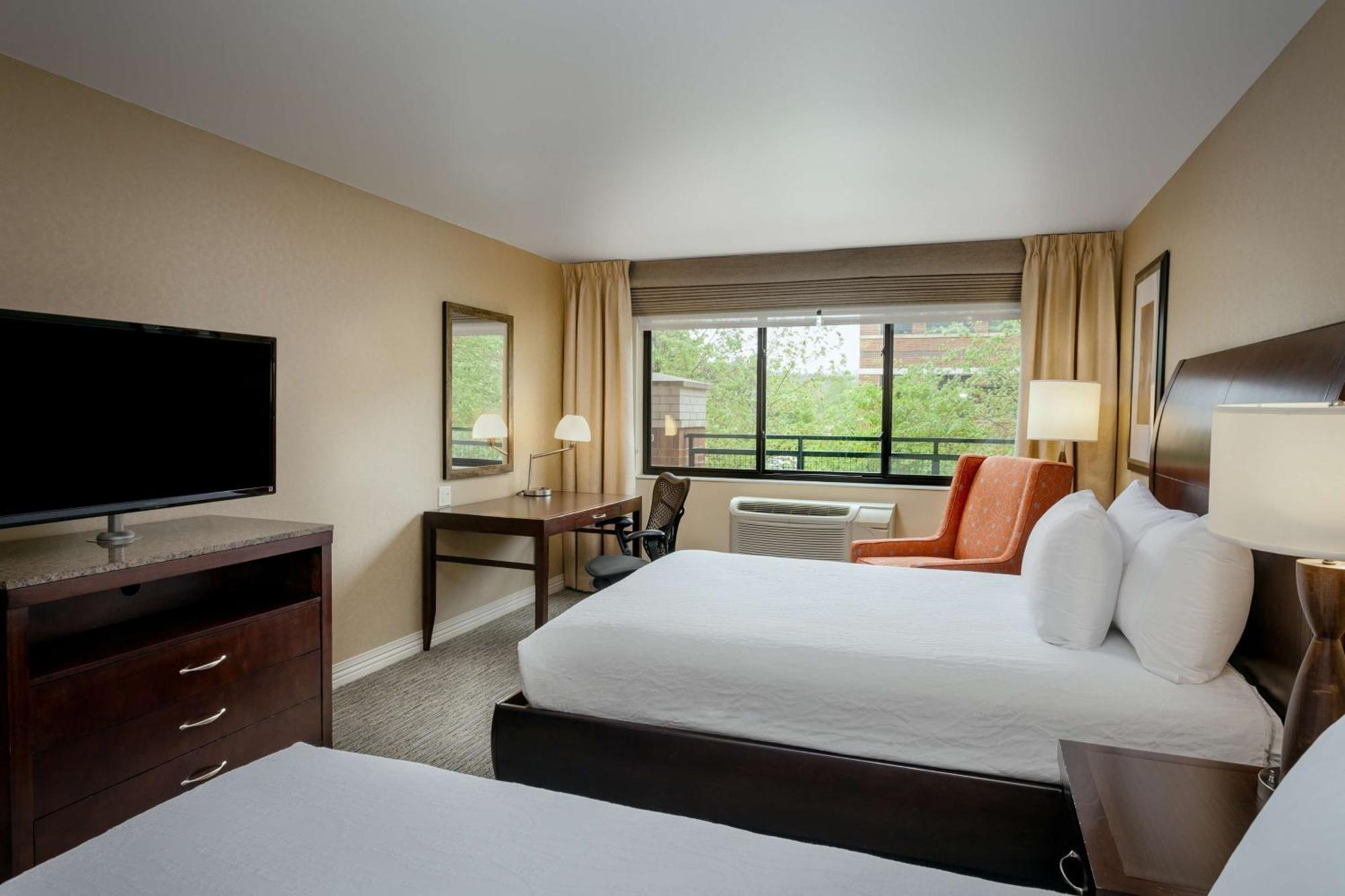 Hilton Garden Inn Seattle/Issaquah Exterior photo