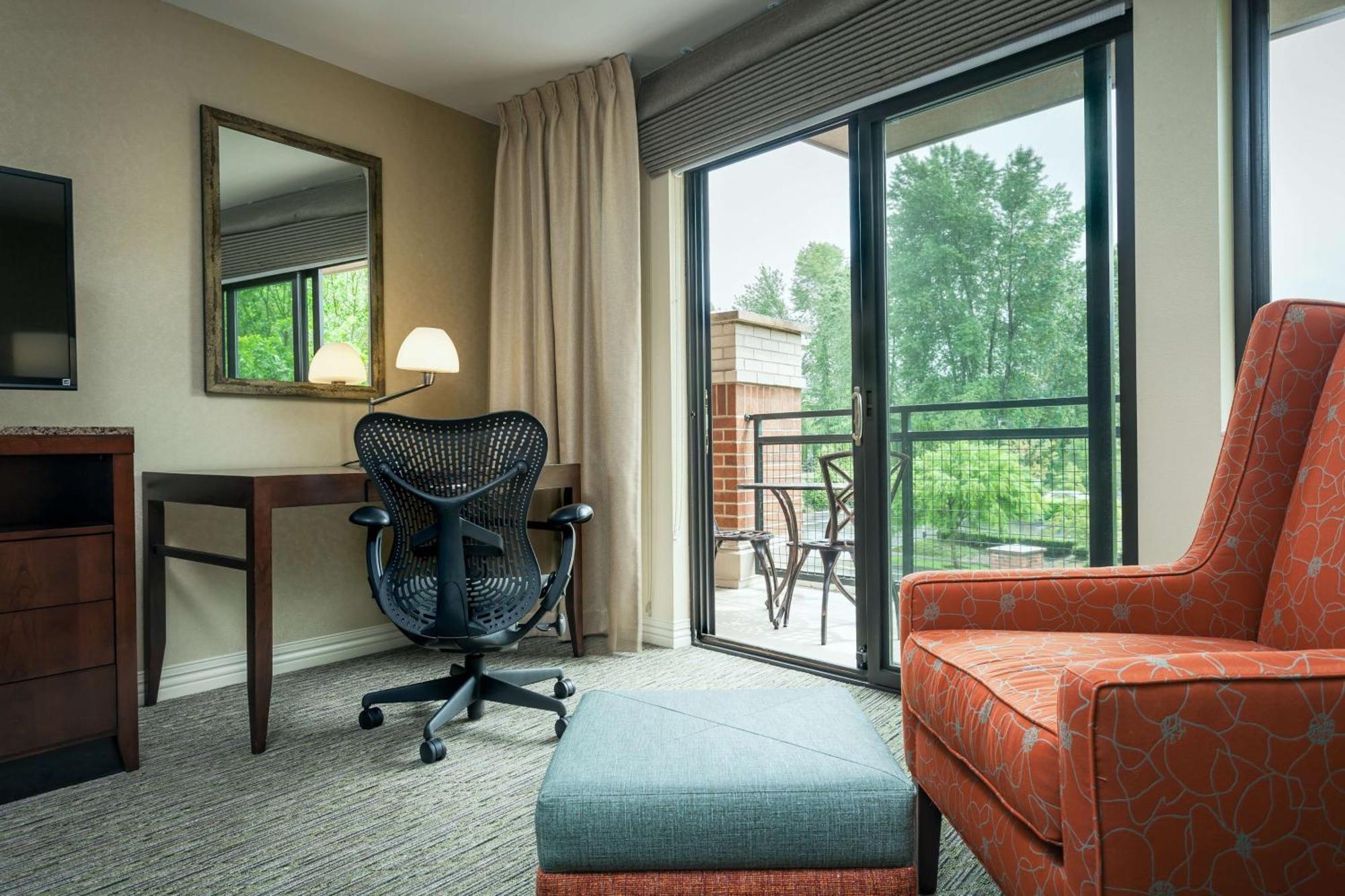 Hilton Garden Inn Seattle/Issaquah Exterior photo