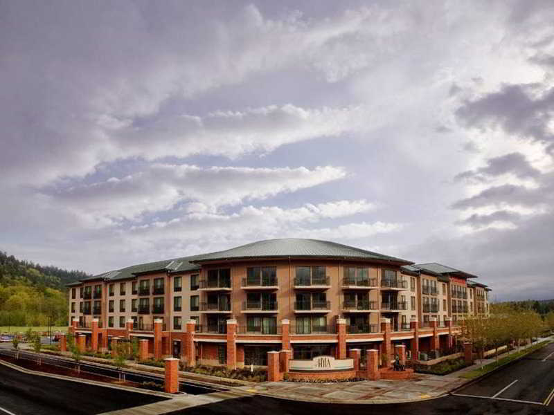 Hilton Garden Inn Seattle/Issaquah Exterior photo