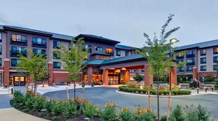 Hilton Garden Inn Seattle/Issaquah Exterior photo